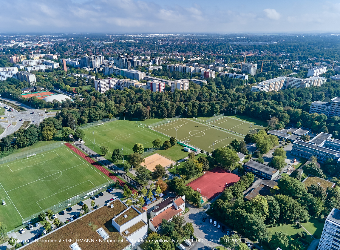 19.09.2021 - Rentenversicherung - SVN-Sportanlage, Sportanlage Perlach-Ost - Mittelschule Gerhard-Hauptmann-Ring in Neuperlach 